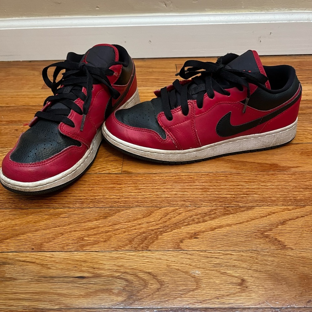 Men’s Nike Air Jordan sneakers Size 7